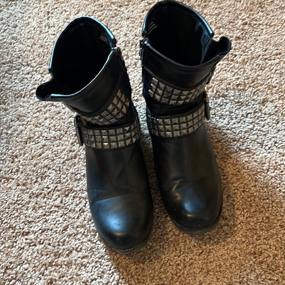 Riding boots